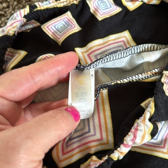 Lularoe geometric leggings one size - Picture 5 of 6